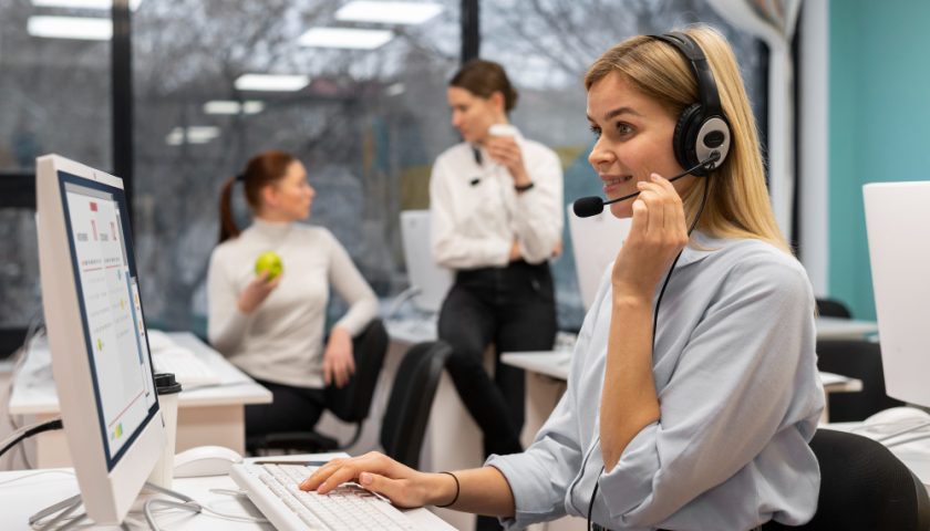 femme au téléphone